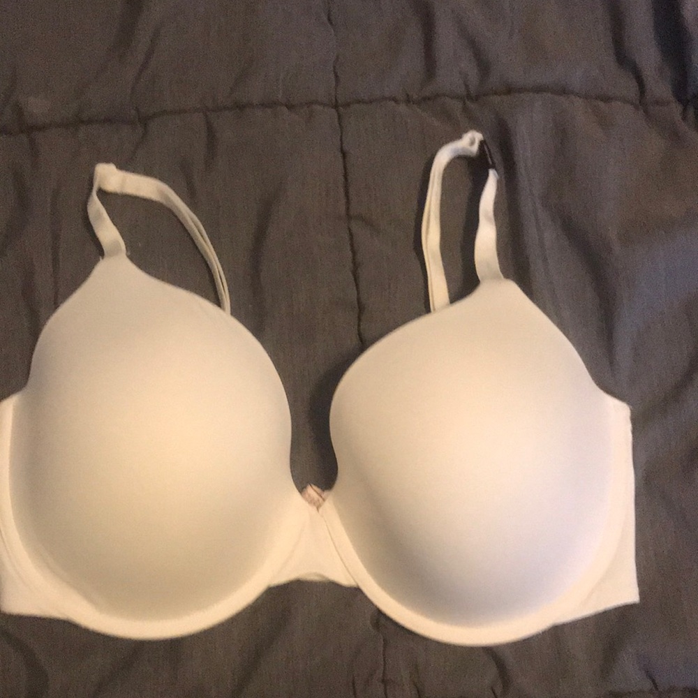 NWT White Victoria Secret Bra